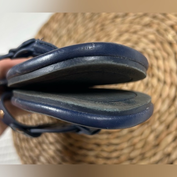 Elegant Navy Blue Sandals with Decorative Medallion. Size 9. - Picture 4 of 6